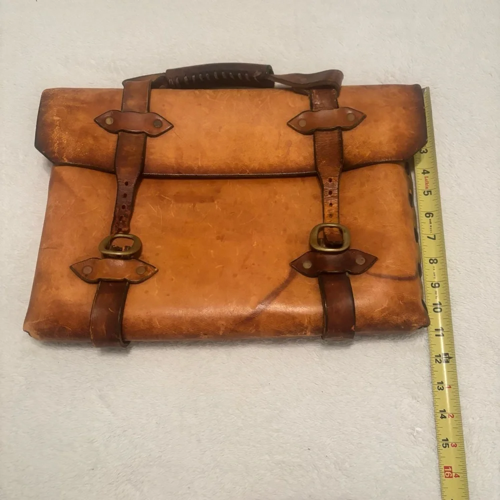 Vintage Leather Flap Over Gentlemen‘S Briefcase Inscribed GERALD B GRINDEY READ